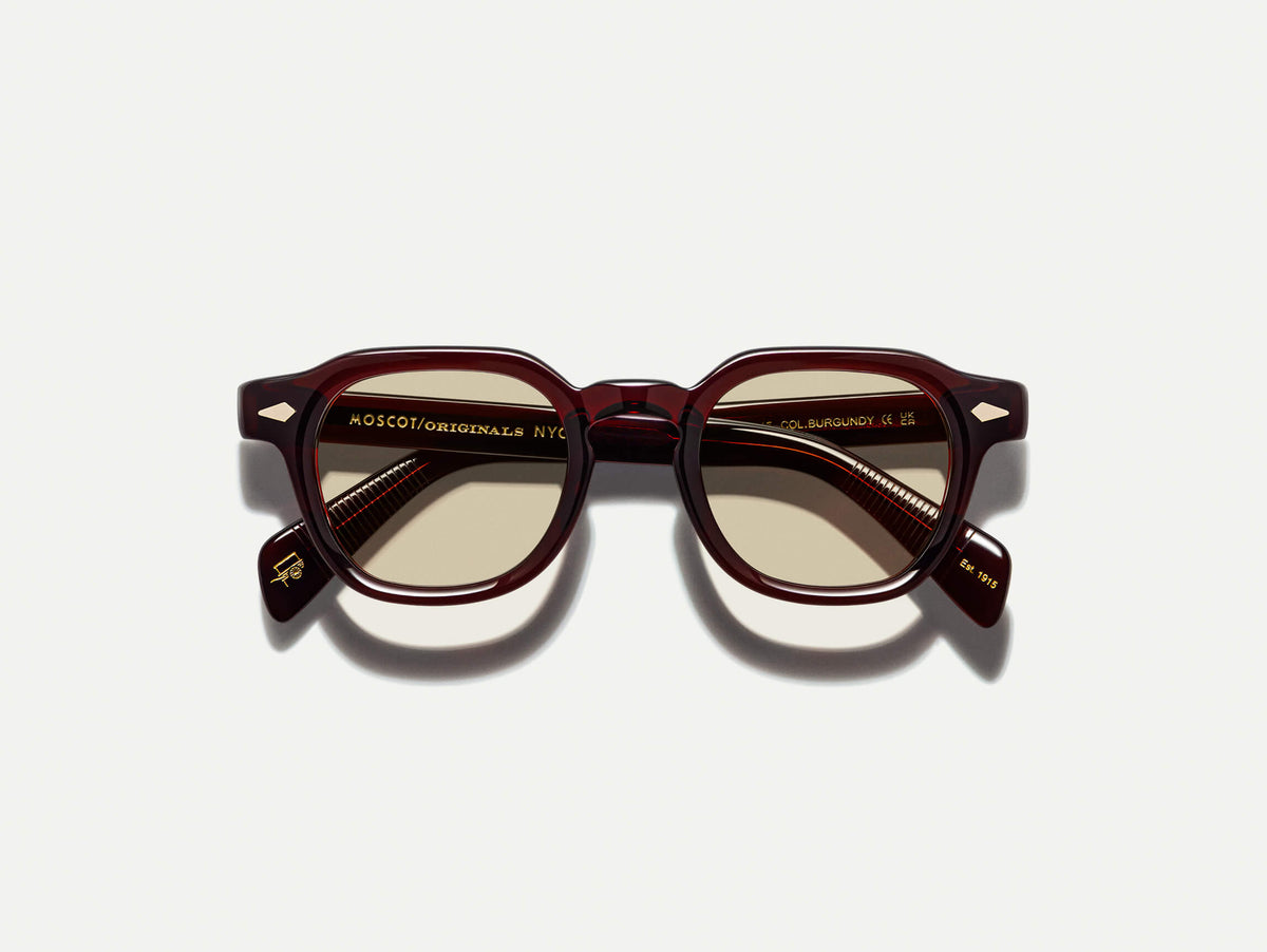 Il modello DOLT in Burgundy con lenti AMBER+